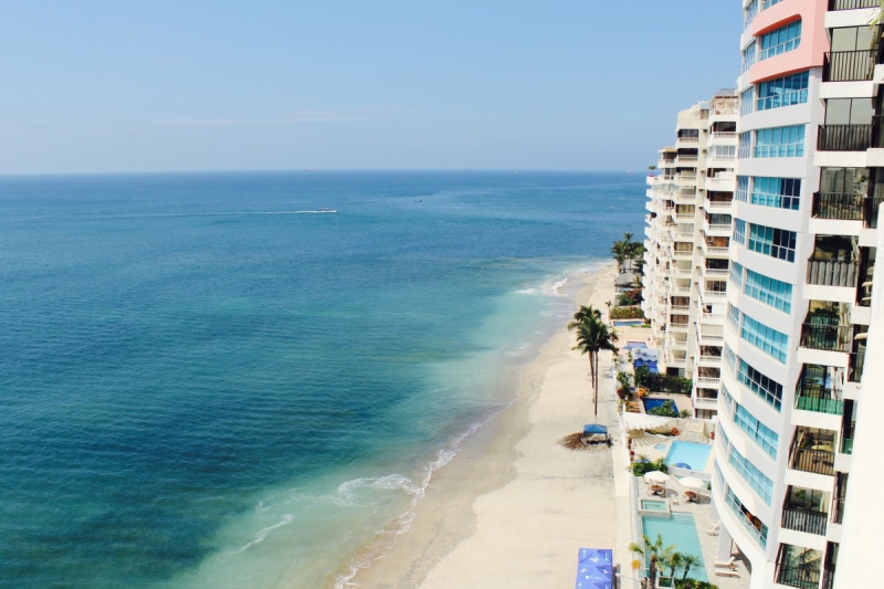 chambre-hote-LIEUCHE-min_beach_ocean_shore_hotel_palm_tree-33726